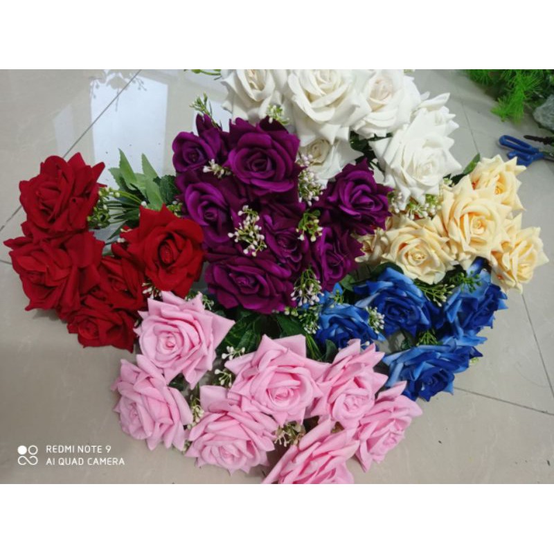 mawar baldu 1lusin / mawar beludru 1lusin / mawar artificial 7 kuntum / bunga artificial / dekorasi