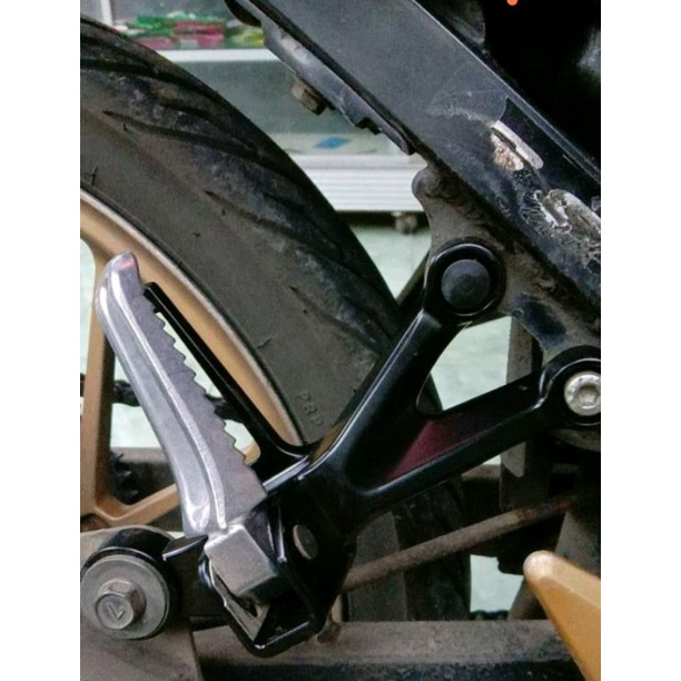 injakan step belakang satria fu 150 1set plus baut pelor, Asta