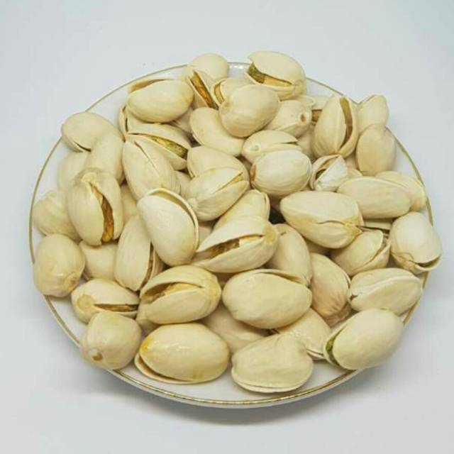 

Kacang pitazio atau almound