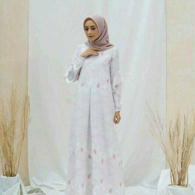 AMARA DRESS Wearing Klamby