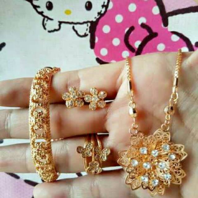 Set Perhiasan Xuping lapis emas 18k rose kendari