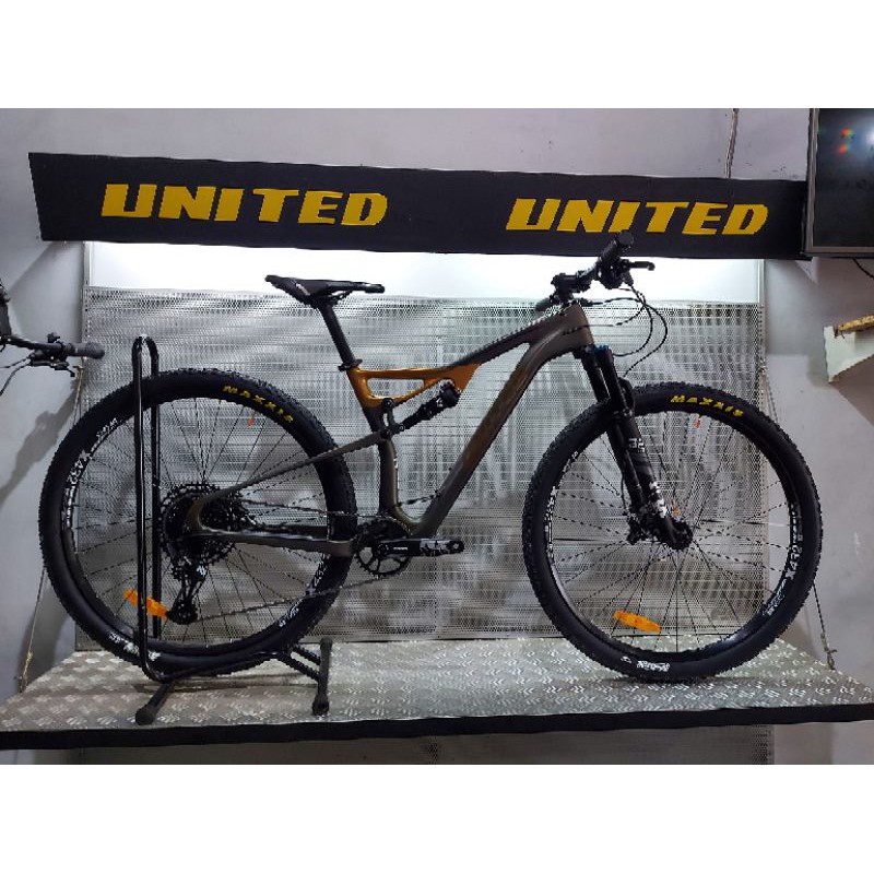 sepeda mtb 29 inch United Epsilon C100 Carbon