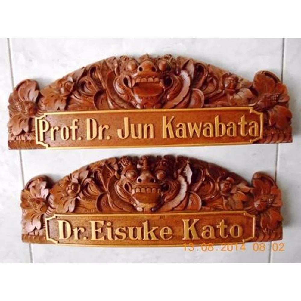 

Papan Nama Meja Papan Nama Meja Ukiran Barong Bunga Bali 40cm