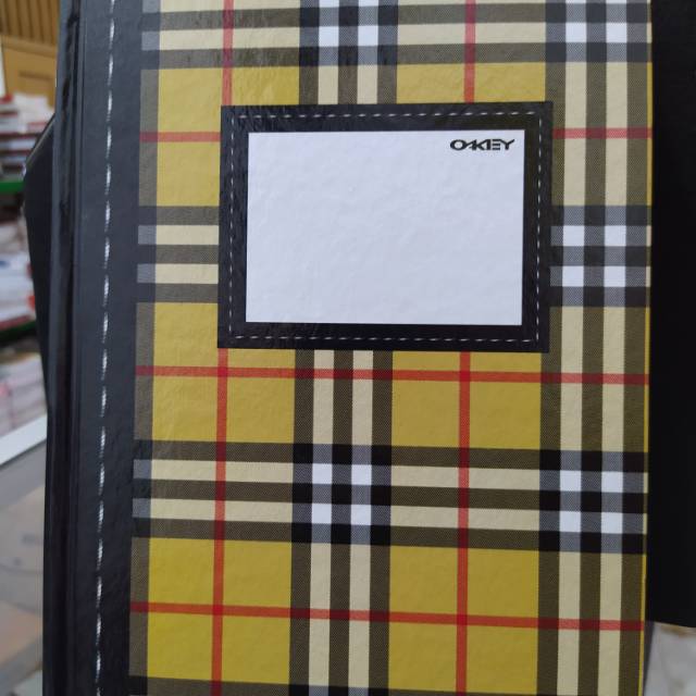 

Buku Hardcover kwarto isi 200 Okey