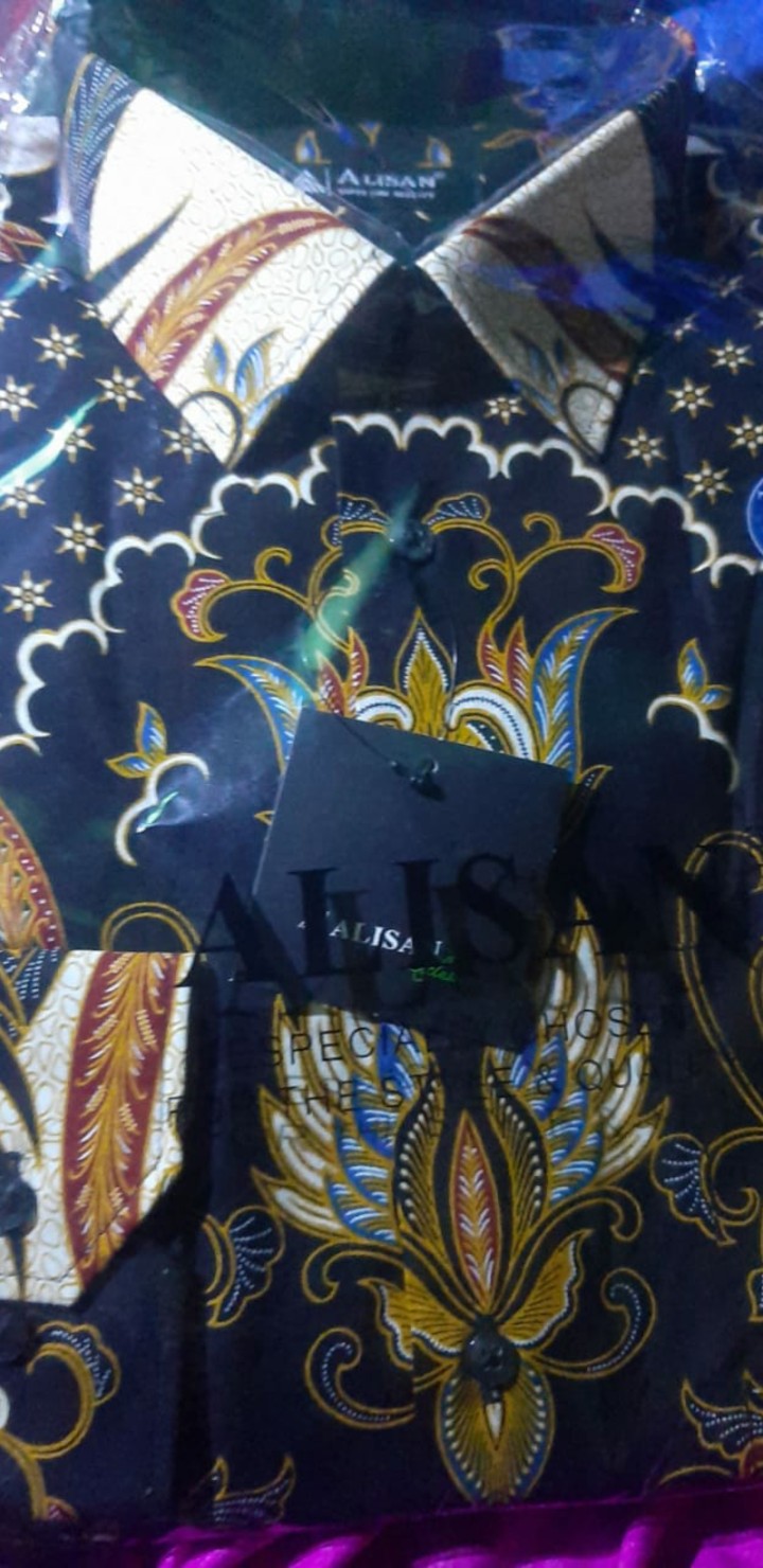 Kemeja Batik Alisan Lengan Panjang Reguler Fit 10633