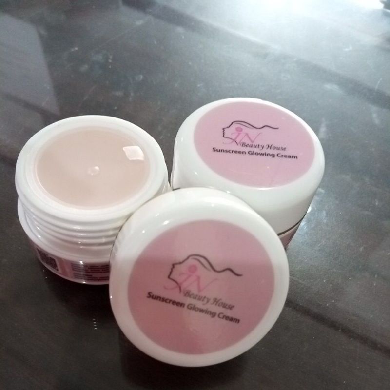 Sunscreen Glowing Pink  by Jn Beauty House