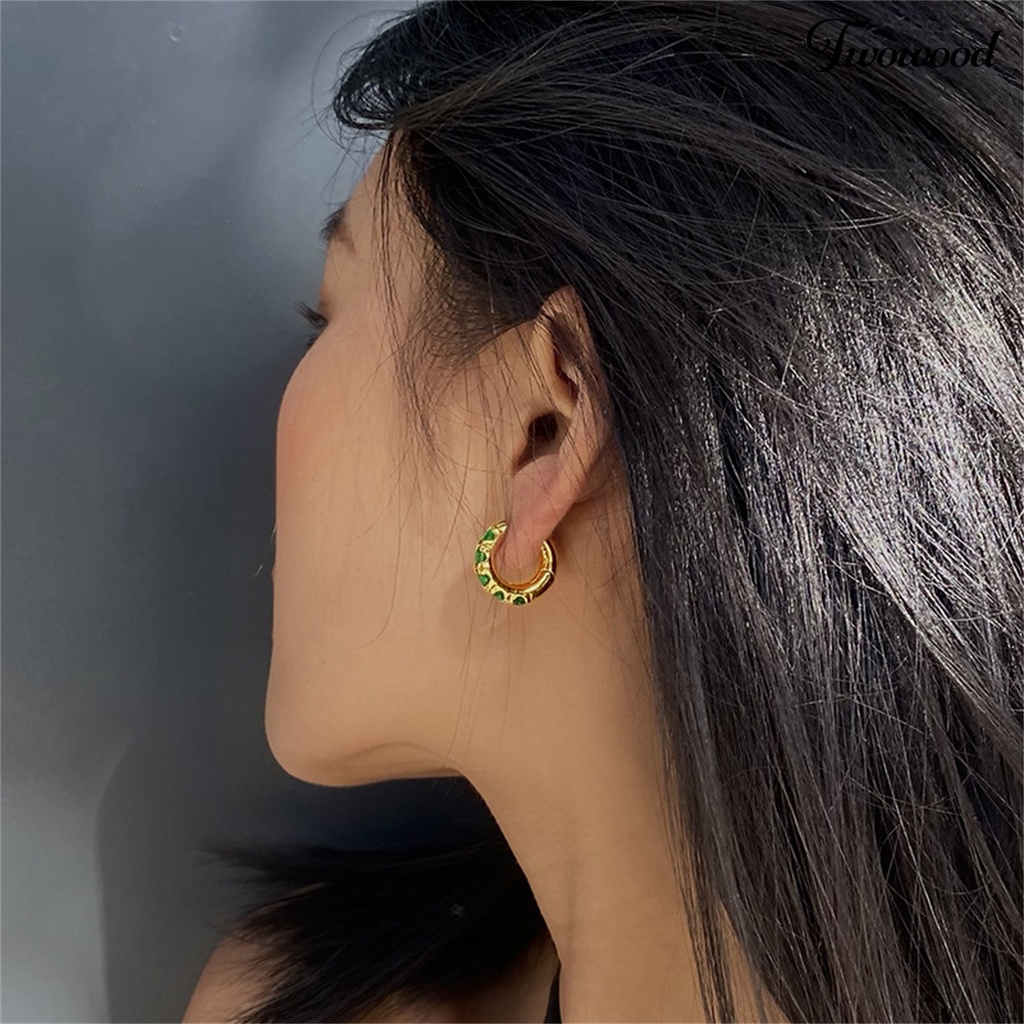 1 Pasang Anting Klip Bahan Tembaga Permukaan Sparkling Tahan Karat Untuk Wanita