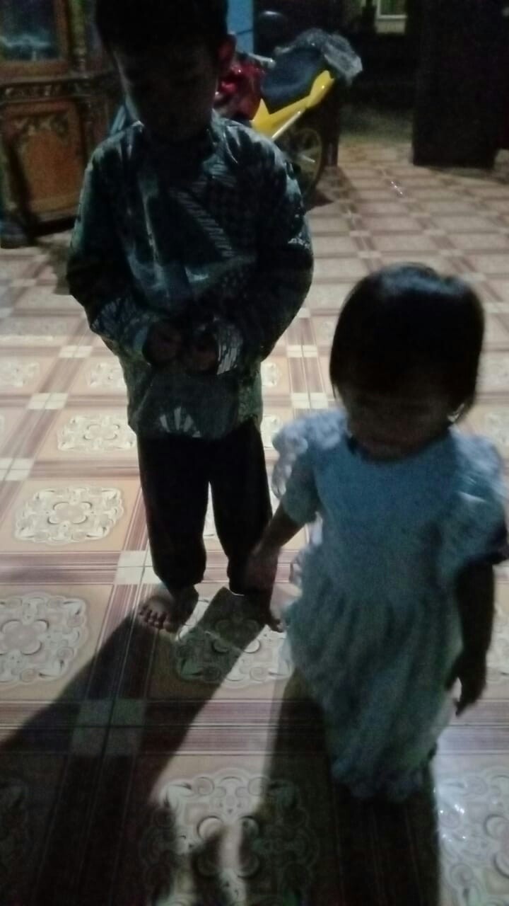 Kemeja Batik Slimfit Couple Ayah Anak Warna Abu Coklat Lengan Panjang