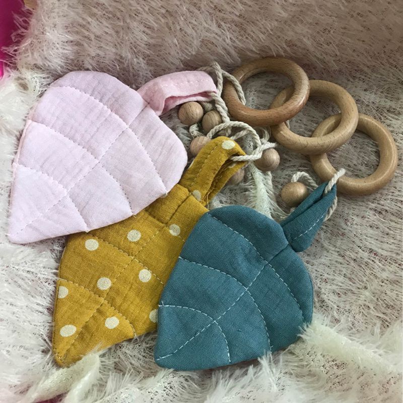 Mary Mainan Teether Bentuk Daun Bahan Kayu Untuk Bayi