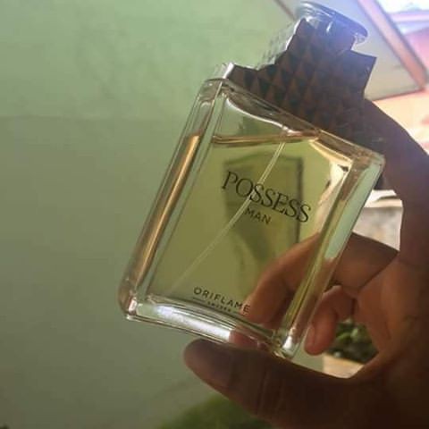 Parfum possess man