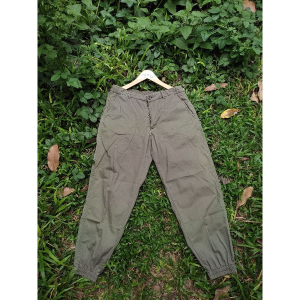 Jogger pants uniqlo army second