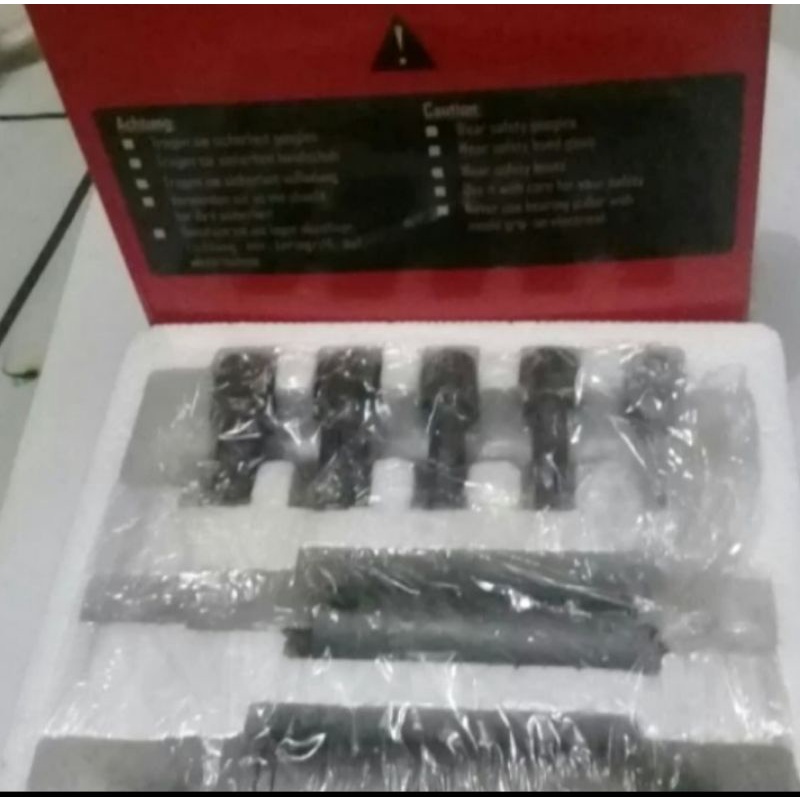 BEARING DESEMBLER ( Treker Bearing puller Grip on)