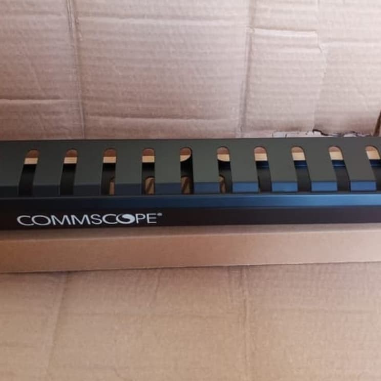 COMMSCOPE AMP Horizontal Cable Management 1U Panel