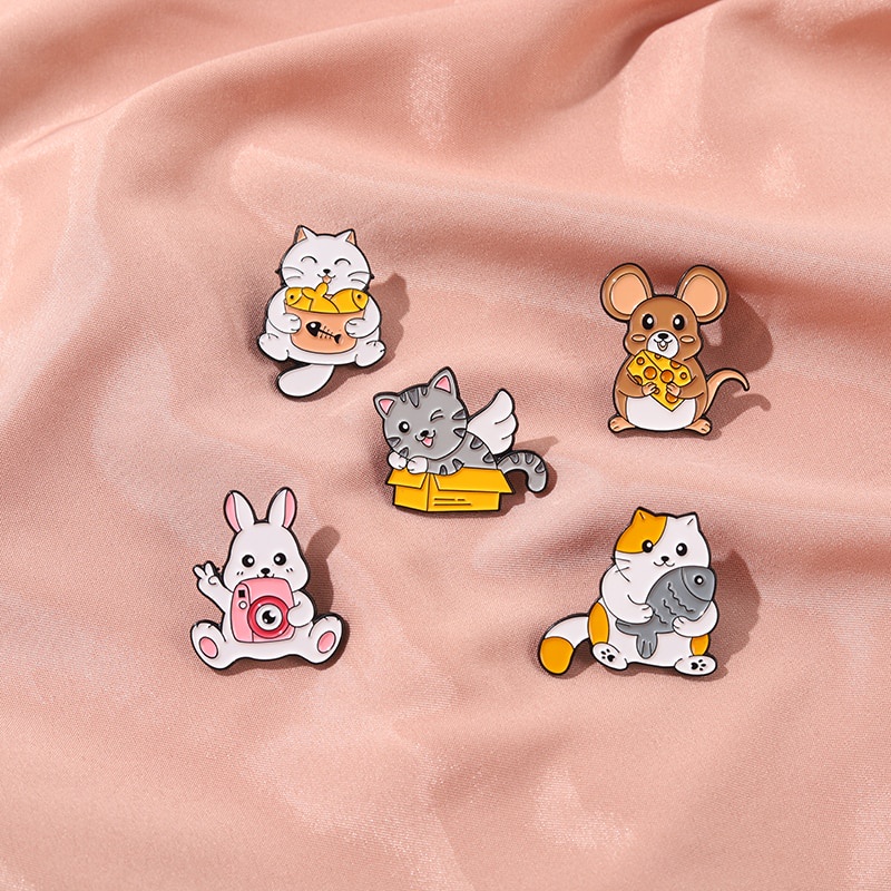 Cat And Fish Enamel Pin Rabbit Mouse Cheese Brooches Metal Badges Bag Clothes Pins Up Jewelry Gift for Animal Lover