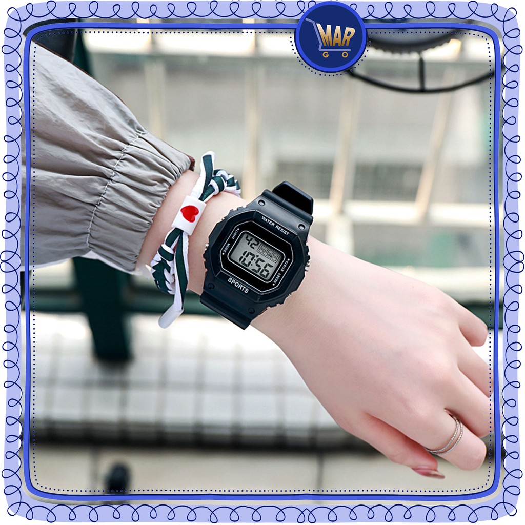 Jam Tangan Sporty Digital-Hitam