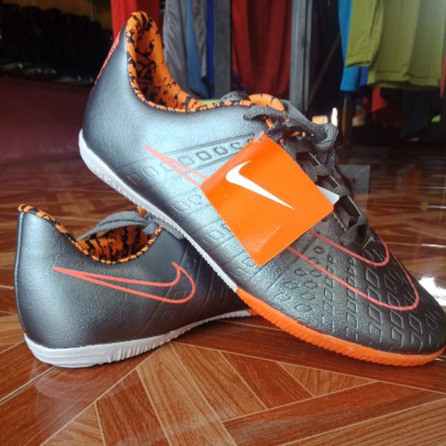 Spatu futsal