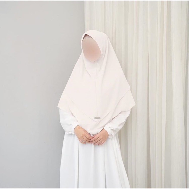 Naima Khimar by @Auroraclo