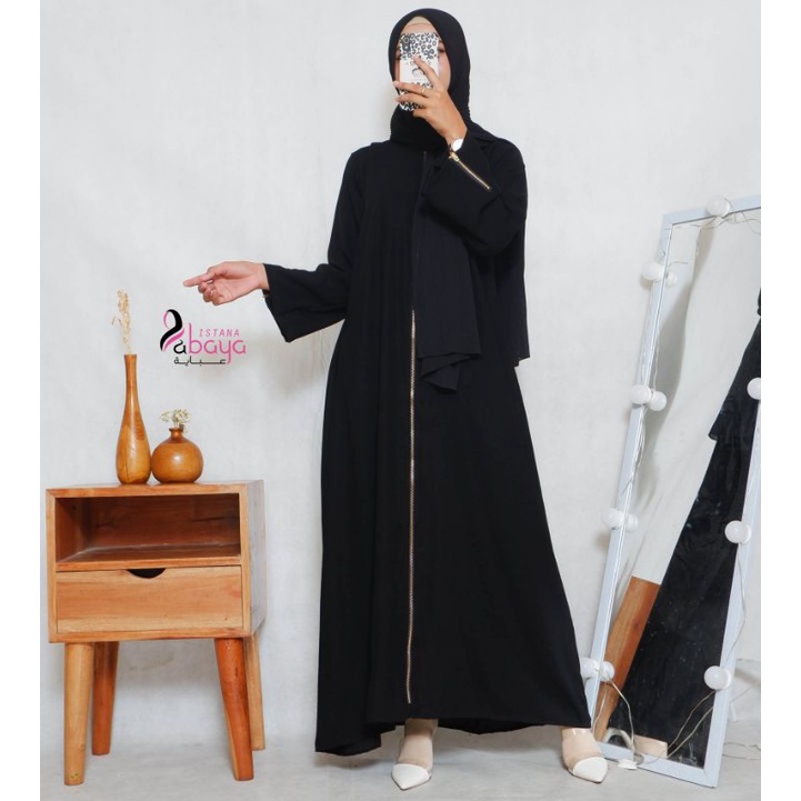 abaya Polos Ziper emas full dipadu kain hitam pekat simpel minimalis cantik bgt!