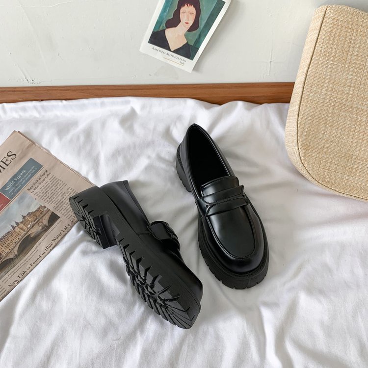 Sepatu Wanita Docmart '' EVELYN '' Loafer Balck Premium DOF 2290