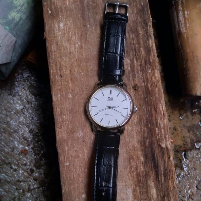 Jam tangan Q&Q casual pria original