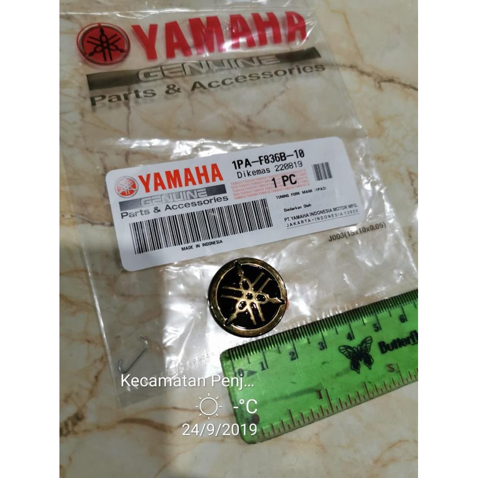 EMBLEM YAMAHA GOLD LOGO KECIL NEW VIXION ASLI ORI YAMAHA 1PA-F836B-10  OROGINAL