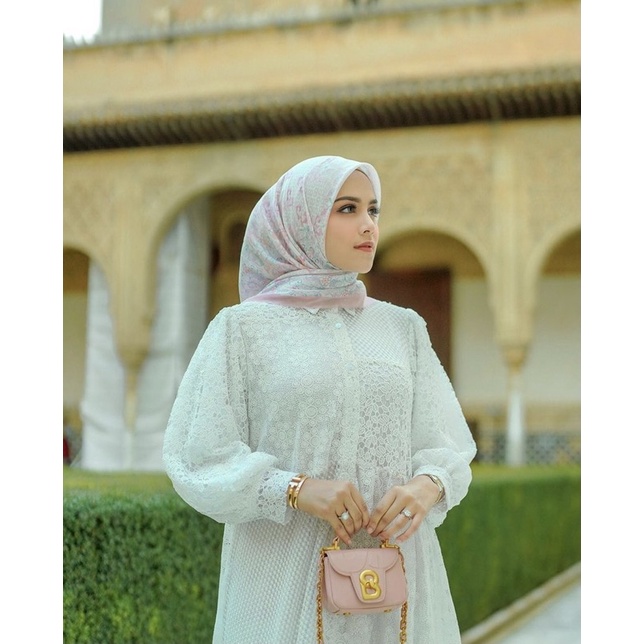 Buttonscarves Granada Series Voal Square - WHITE PINK