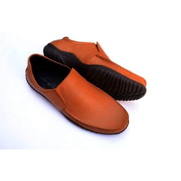 sepatu slip on Pria Sepatu Kulit pria Kickers Slip On Cokelat Tan