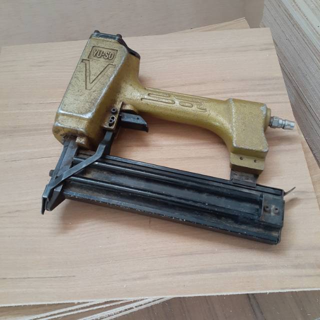 

Air nailer gun yuso 50mm second bekas masih bagus