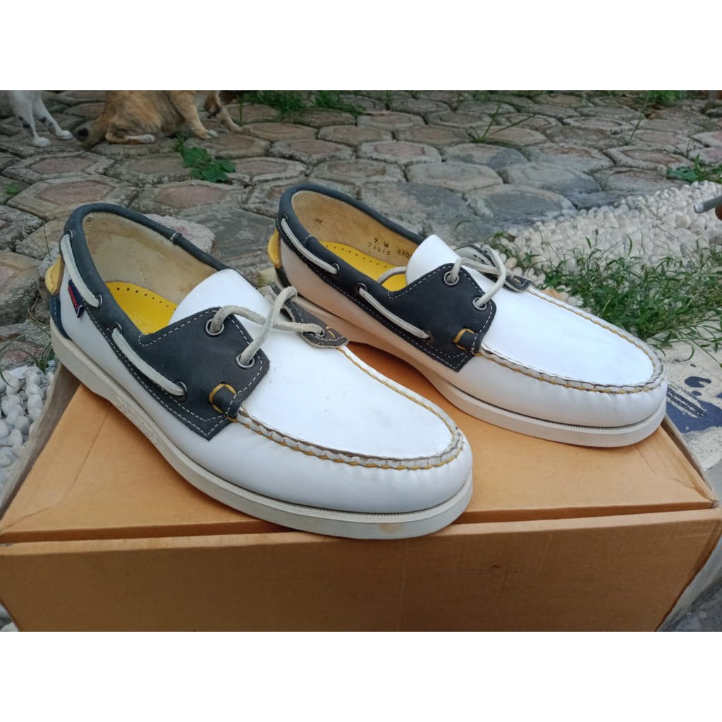 Sepatu Merk Sebago - Docksides White 43