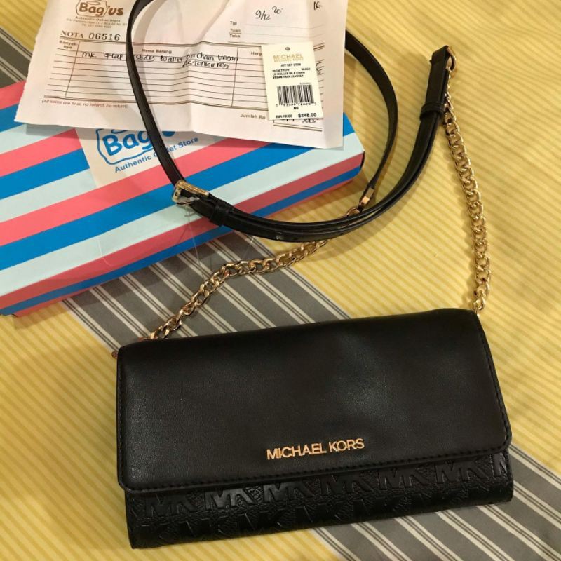 MK JetSet Large Wallet On Chain Hitam