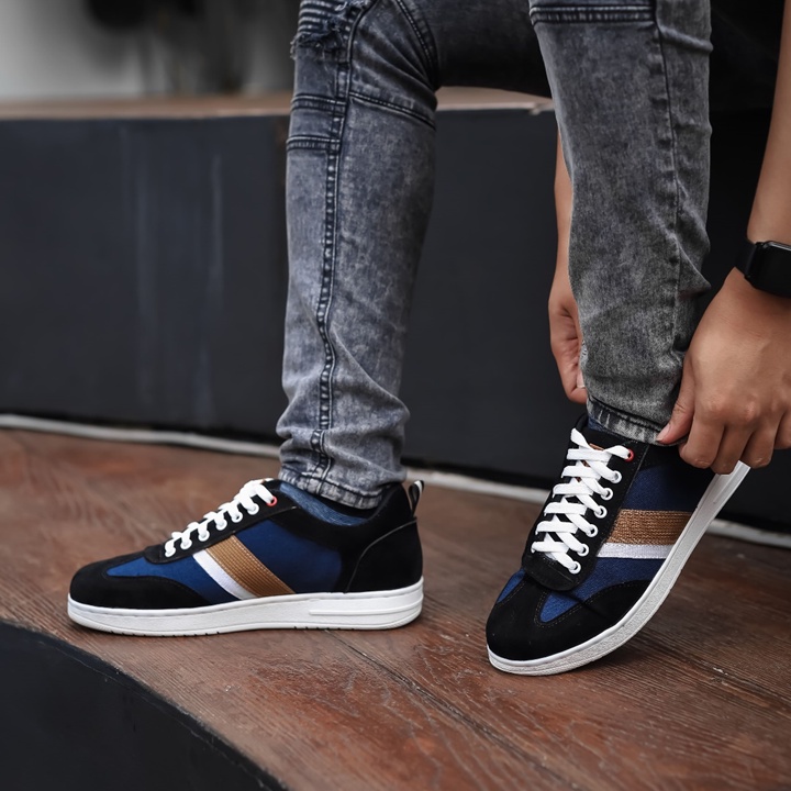 Wilson Navy - Sepatu Sneakers Pria Casual Kuliah Santai Unisex Original