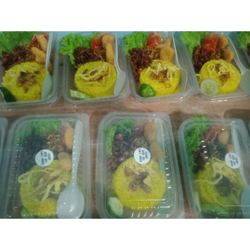 

nasi kuning untuk acara ultah