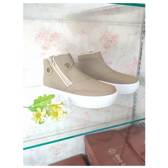 [COD]✅ Sepatu One Love Original Sepatu Wedges Hak Tinggi Wanita Sepatu Boots Both Kekinian Terbaru B