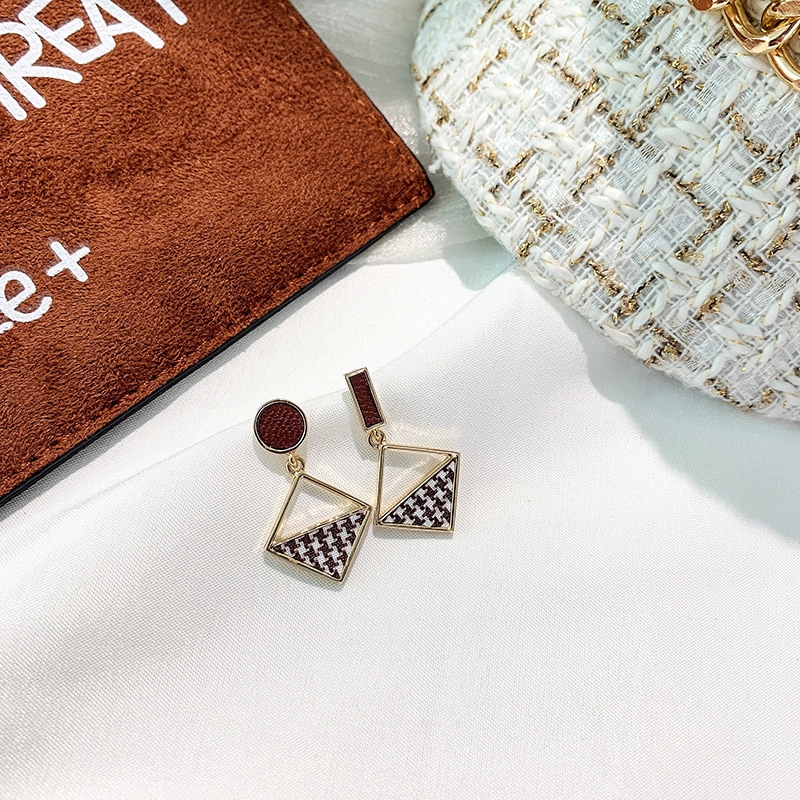 Anting Wanita Model Retro Geometric Earrings Korean Style-B