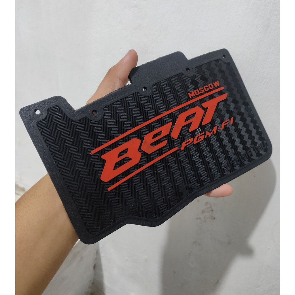 LIMITED EDITION MUDFLAP HONDA BEAT CARBON PELINDUNG MESIN + VACUM KARTON KARPET PENAHAN LUMPUR SPAKBOR TULISAN MOSCOW THAILAND HITAM HIJAU BIRU KUNING ORANGE SILVER BEAT FI BEAT NEW BEAT POP ESP PELINDUNG INJEKTOR