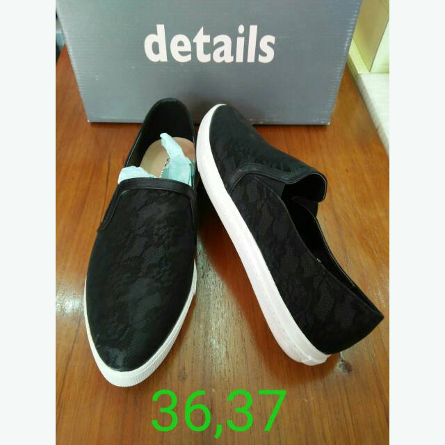 Sepatu details
