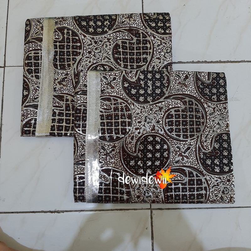 Sepasang Jarik + Blangkon Pengantin, Motif Truntum Keong