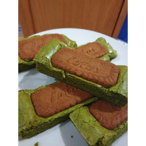 

Biscuit Matcha Brownie