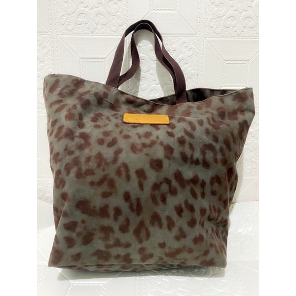 Preloved Le-junev Tote Bag/ Shopper Bag (Leather)