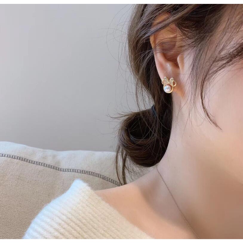 S925 jarum mikro bertatahkan mutiara bow tikus kecil anting-anting Internet celebrity fashion anting