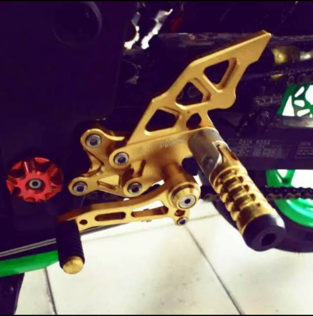 Footstep Underbone Nui Racing Monster v3 Ninja 250 old fi z 250 model lipat