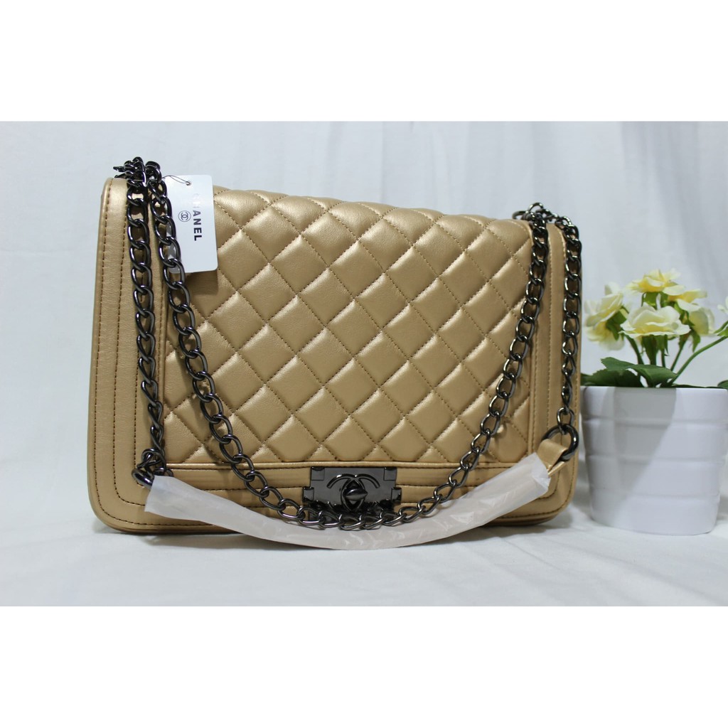 Terbatas Tas Tali Rantai Branded Chanel Boy Maxi Ukuran Besar 30 CM Warna Gold