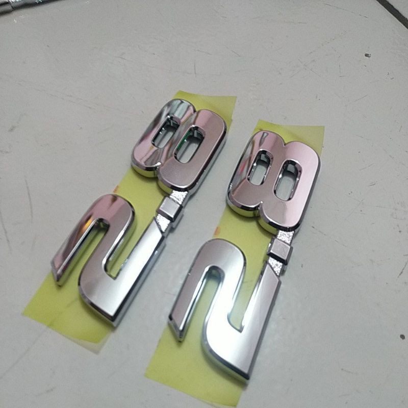 Emblem 2.8 Toyota Fortuner vrz original