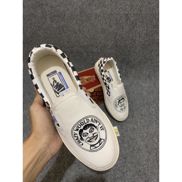 SEPATU SLIIP ON CRAZY WORLD AINT IT MADE IN CHINA WAFFLE DT