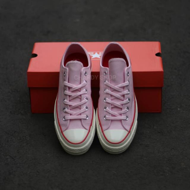 converse pink foam
