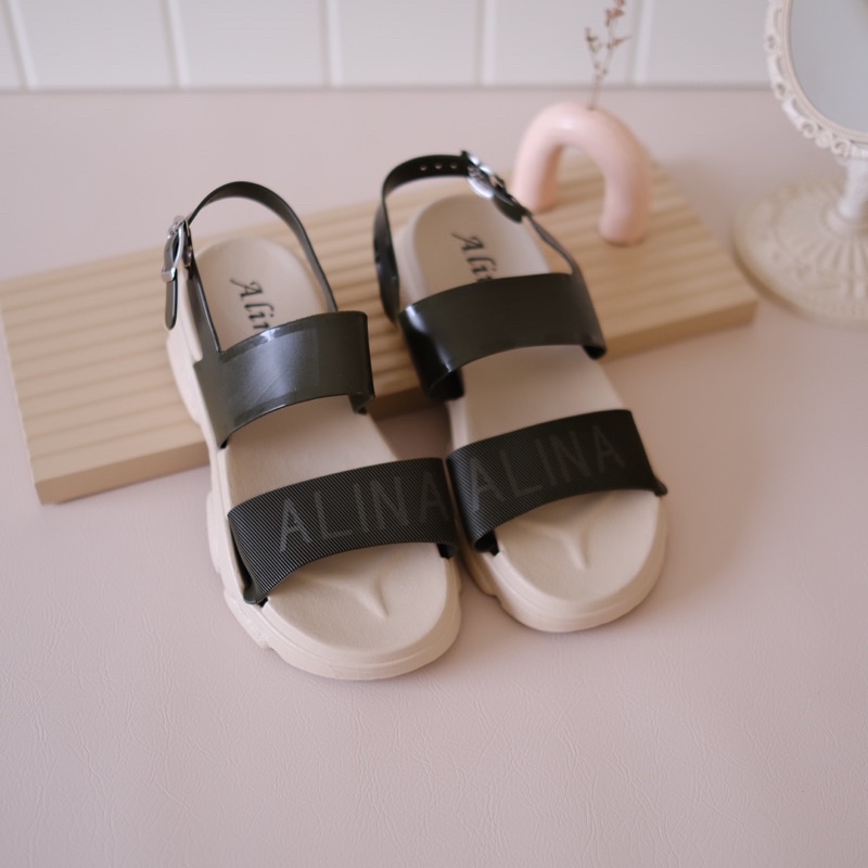 Alina sandal