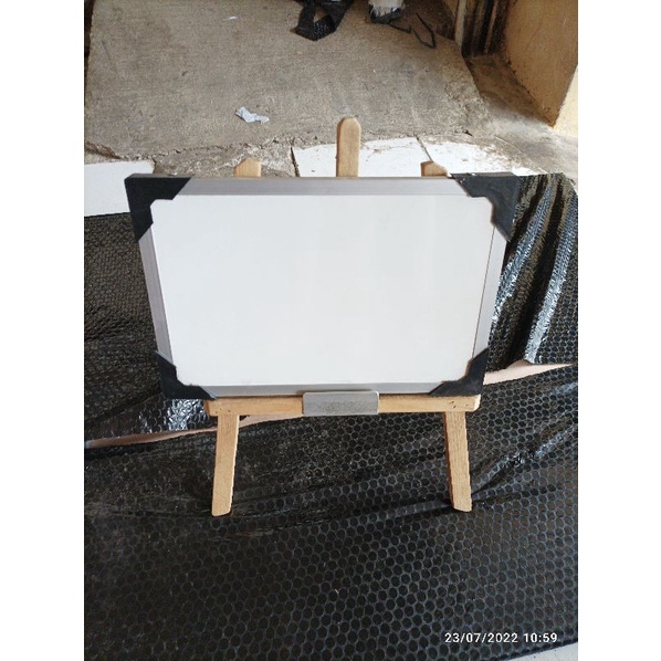 

whiteboard 20x30cm + stand kayu