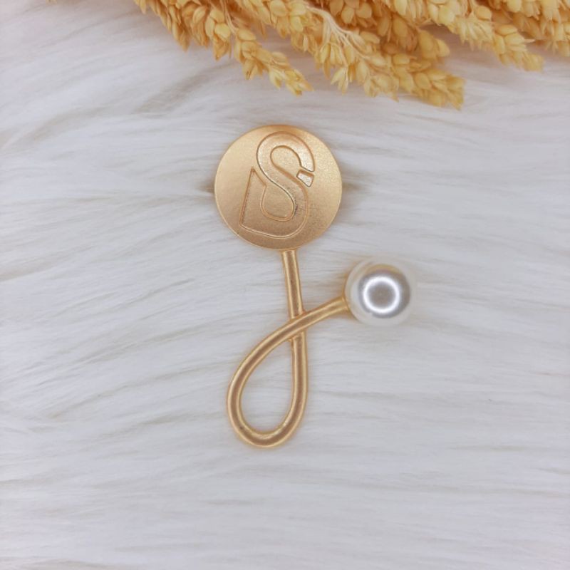 Bros B/bross signature branded /brooch button/Bros hijab buttonscarves Athar shop scarves murah-But tulip gold