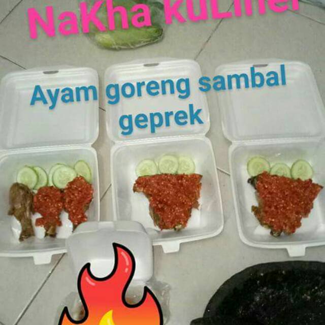 

Ayam goreng sambal geprek