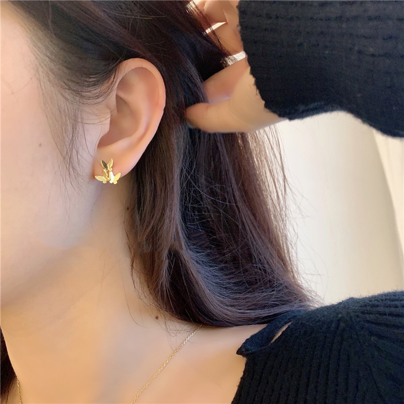 1 Pasang Anting Stud Bentuk Kupu-Kupu Bahan S925 Silver Anti Alergi Untuk Wanita